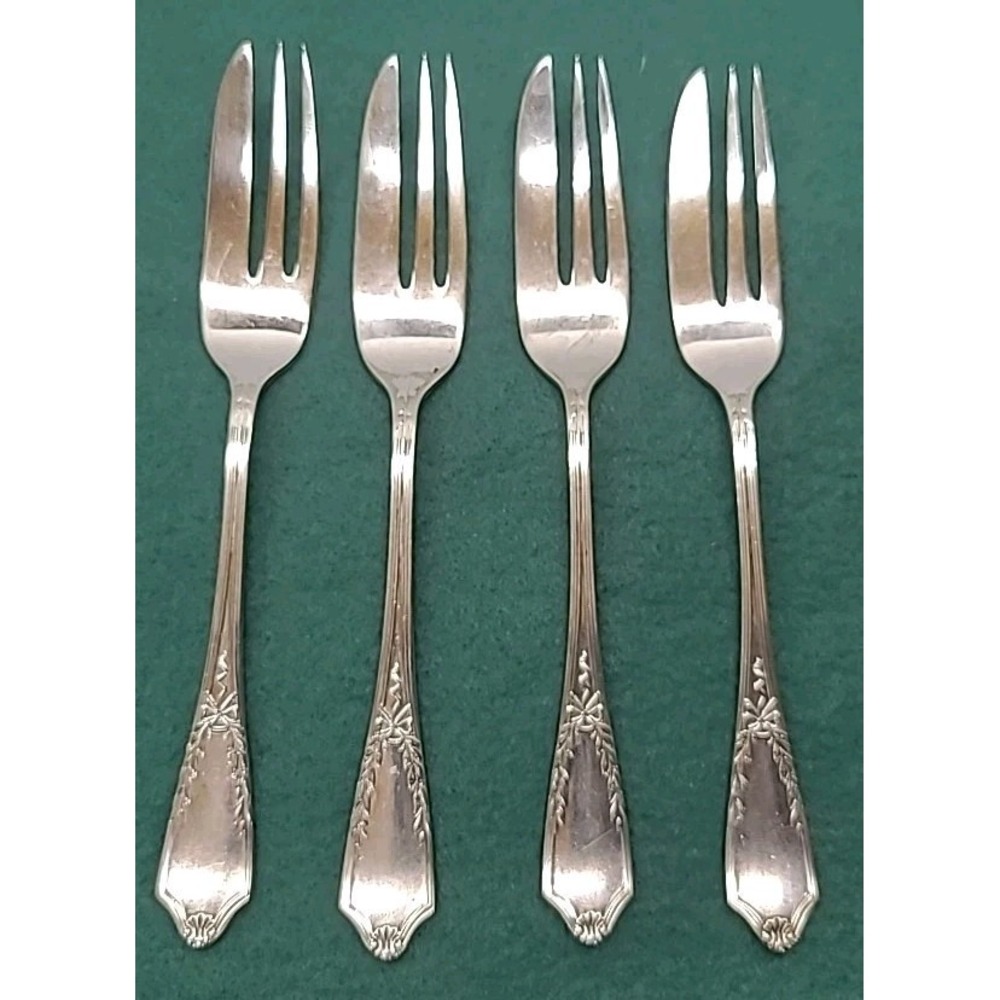 Antique Barker Brothers Silverplated Fish Forks Set of‎ 4